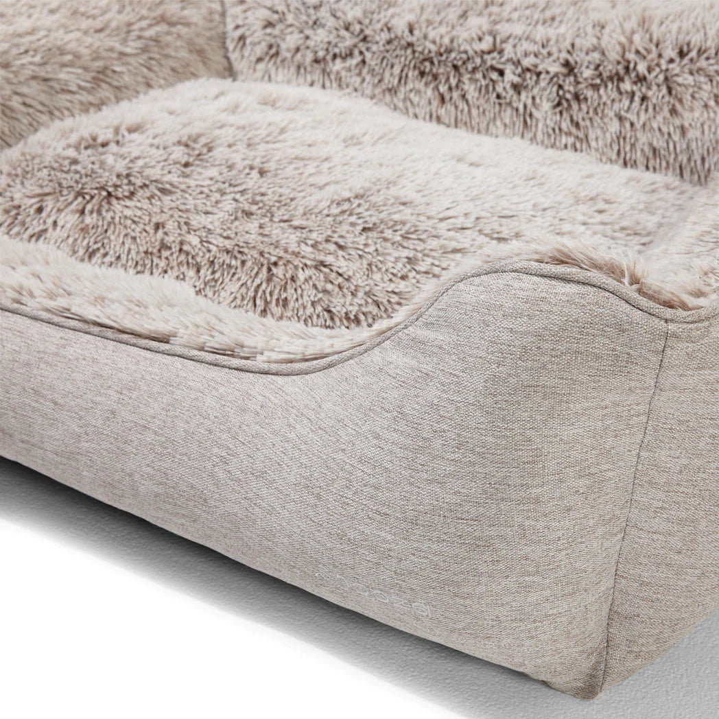 Close up Snooza Calming Dog Bed