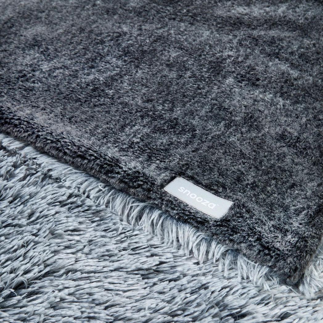 Snooza – Calming Cuddler Blanket – Chinchilla & Silver Fox - The Pet Standard